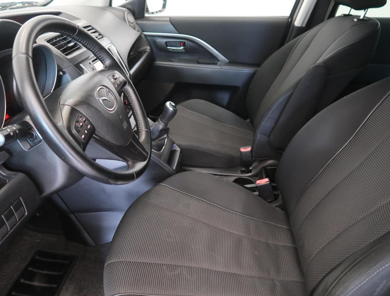 2014 Mazda 5 - 38