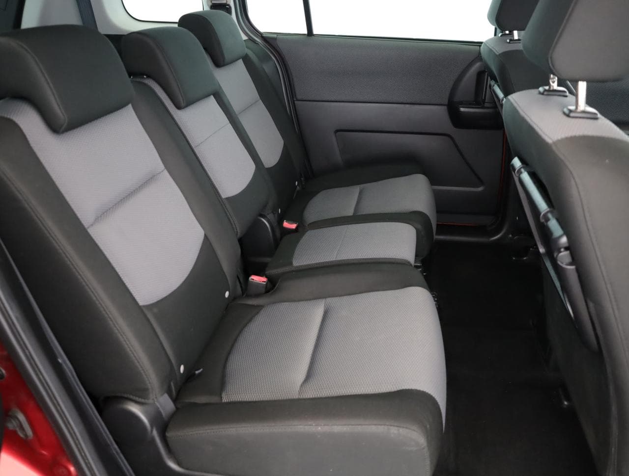 2005 Mazda 5 - 11