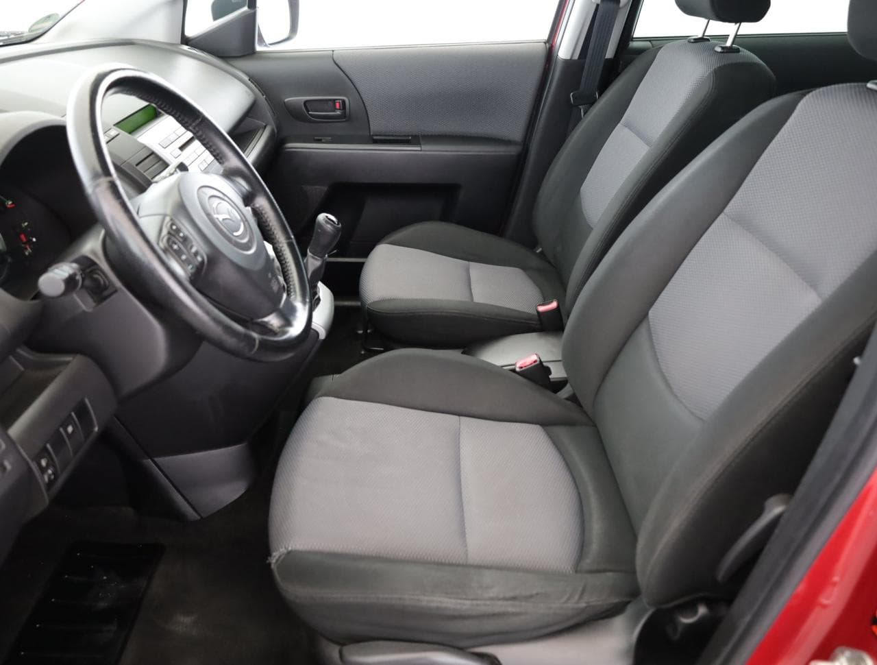 2005 Mazda 5 - 13
