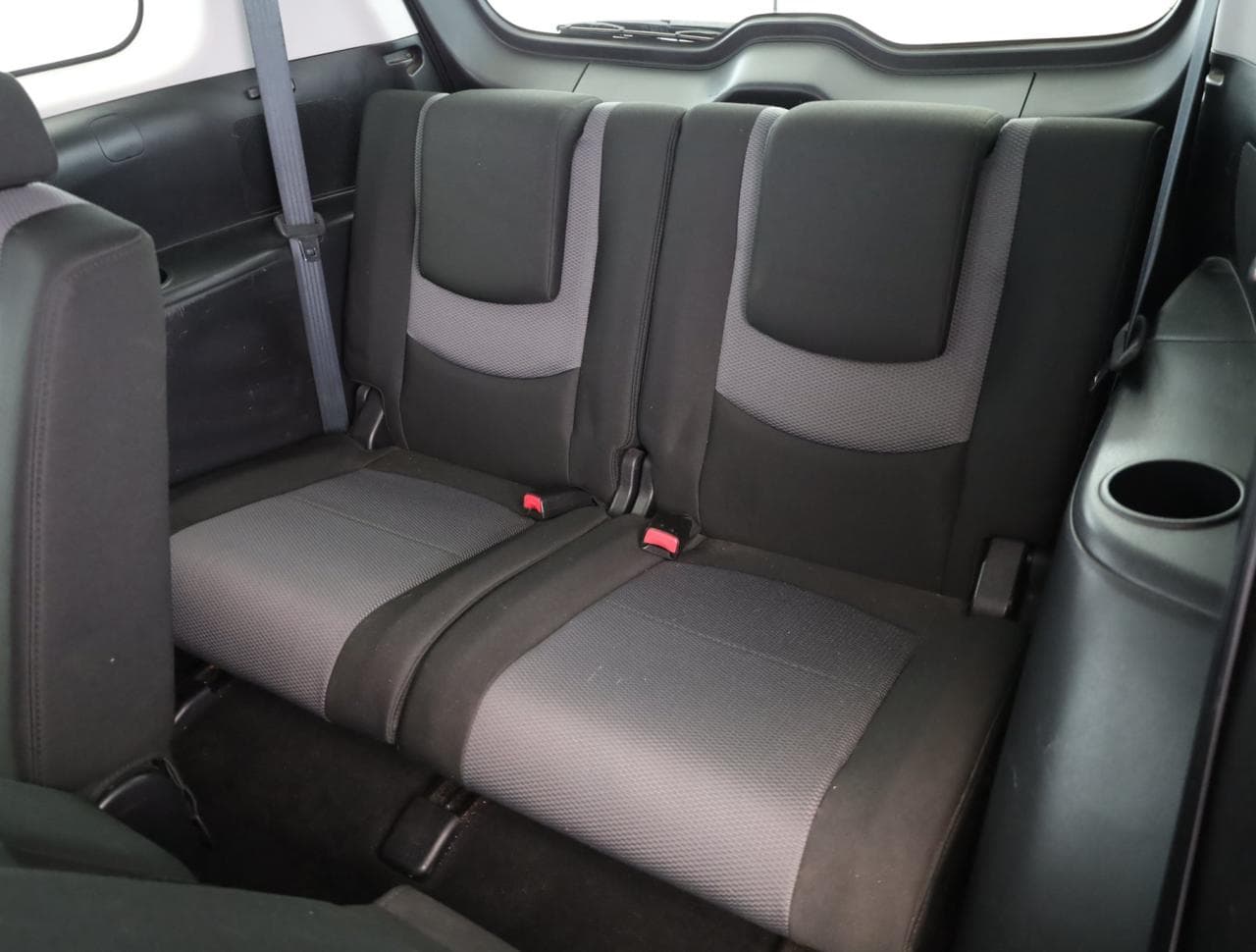 2005 Mazda 5 - 18
