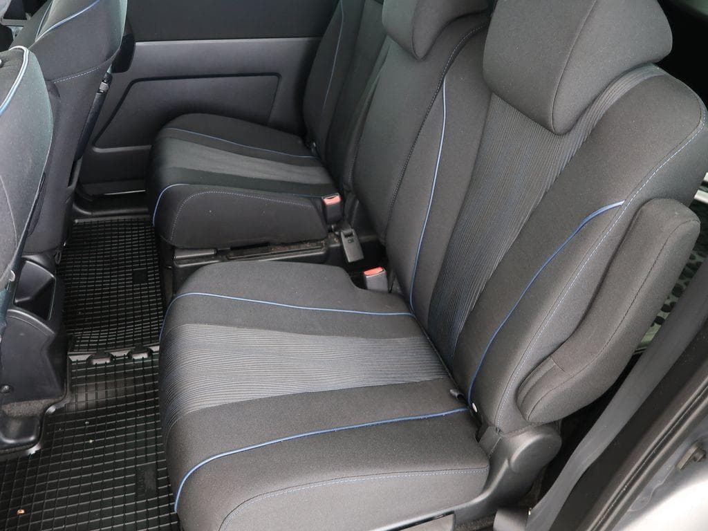 2011 Mazda 5 - 10