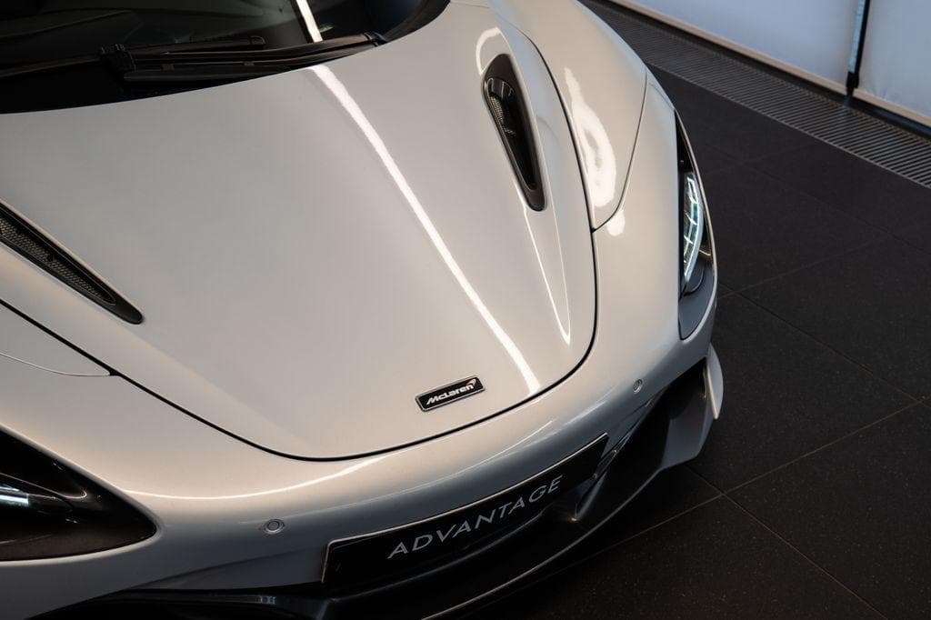 2017 McLaren 720S - 19
