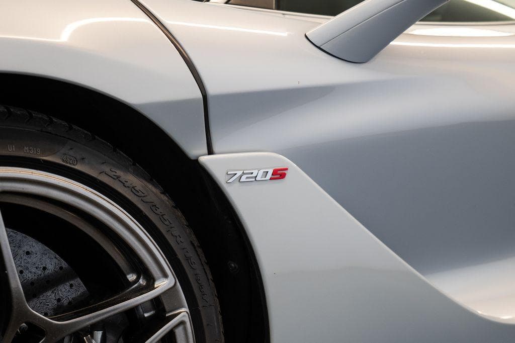 2017 McLaren 720S - 18