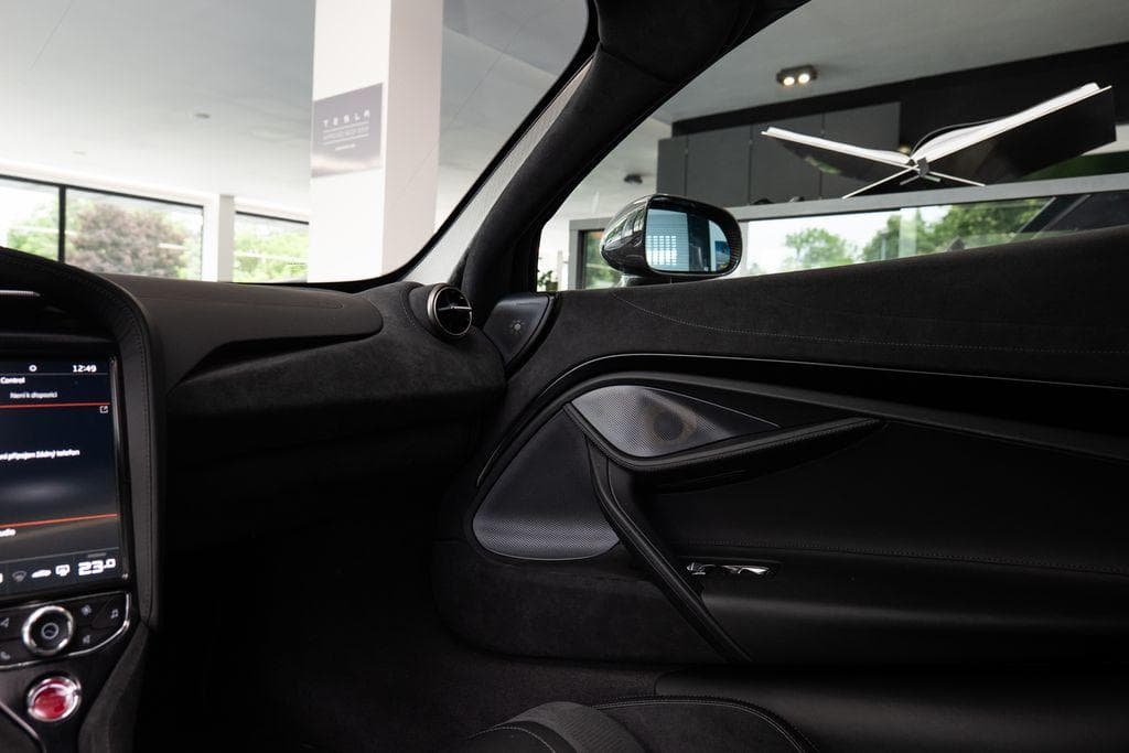McLaren 720S - 12