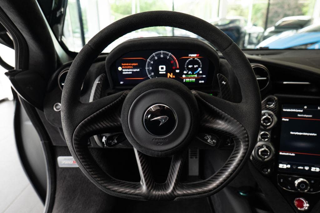 McLaren 720S - 6