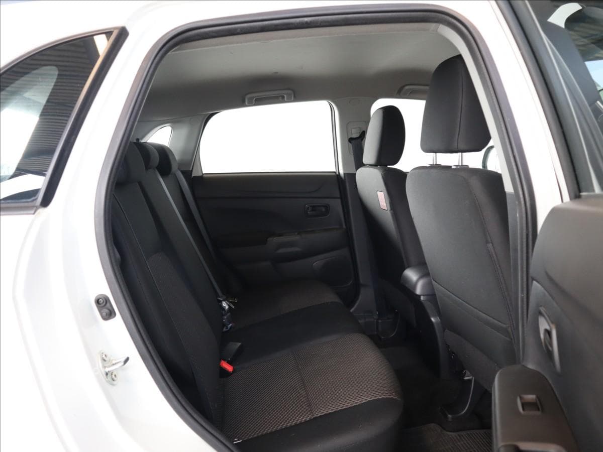 2014 Mitsubishi ASX - 9