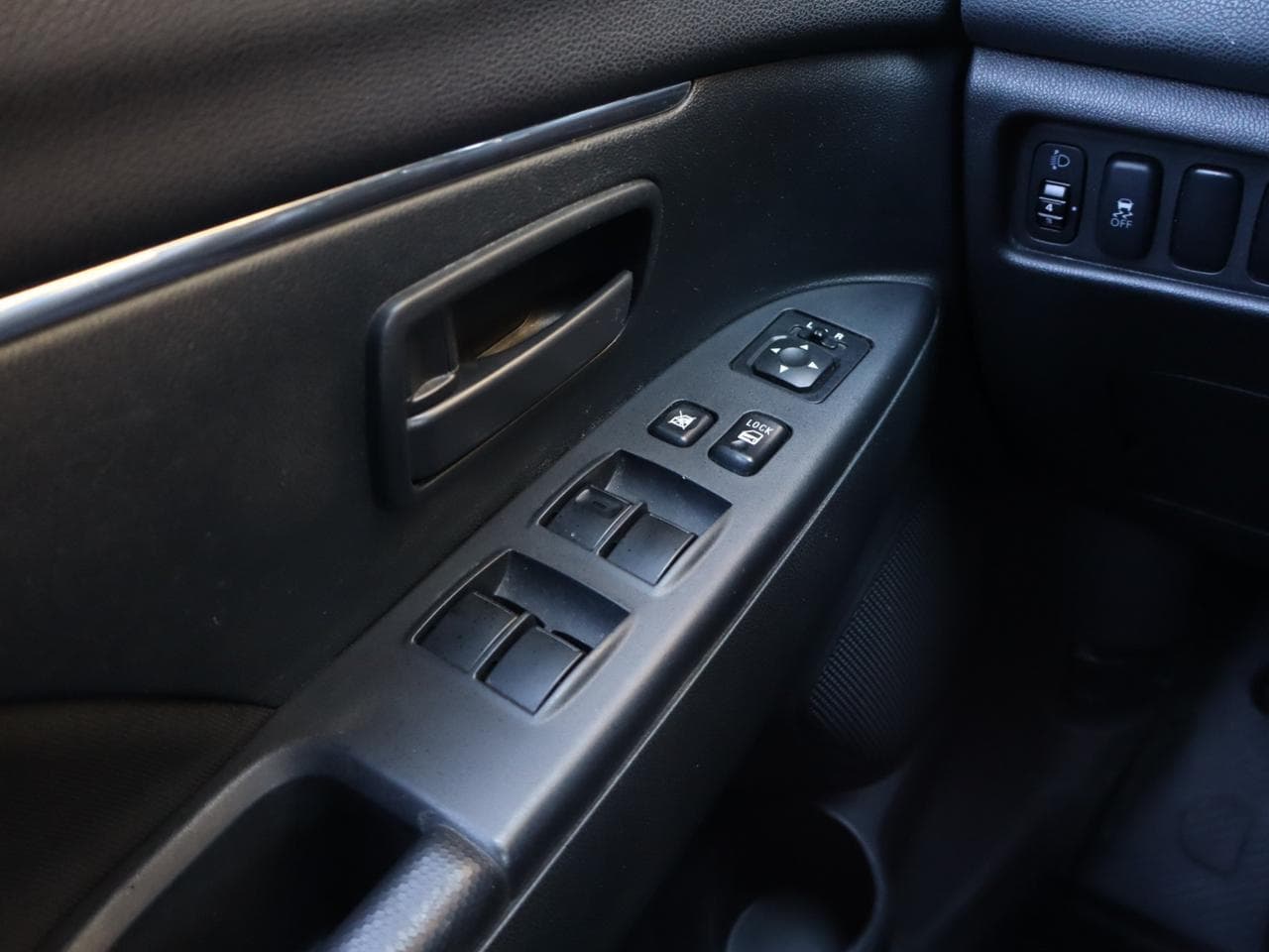 2016 Mitsubishi Asx - 18