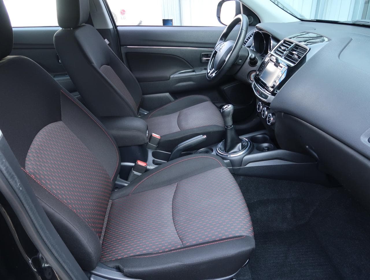 2016 Mitsubishi Asx - 12