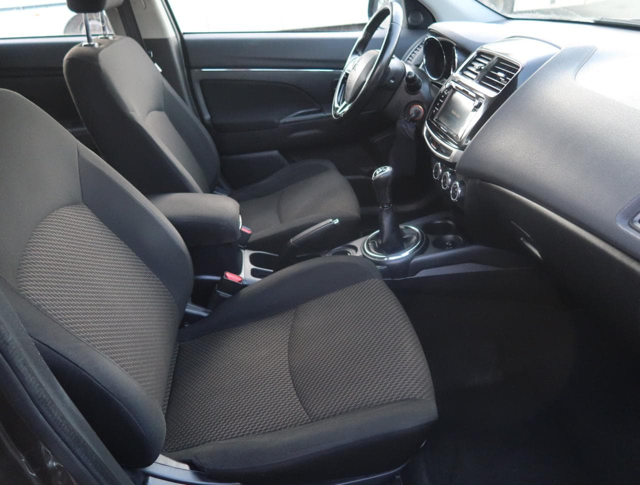 2017 Mitsubishi Asx - 12