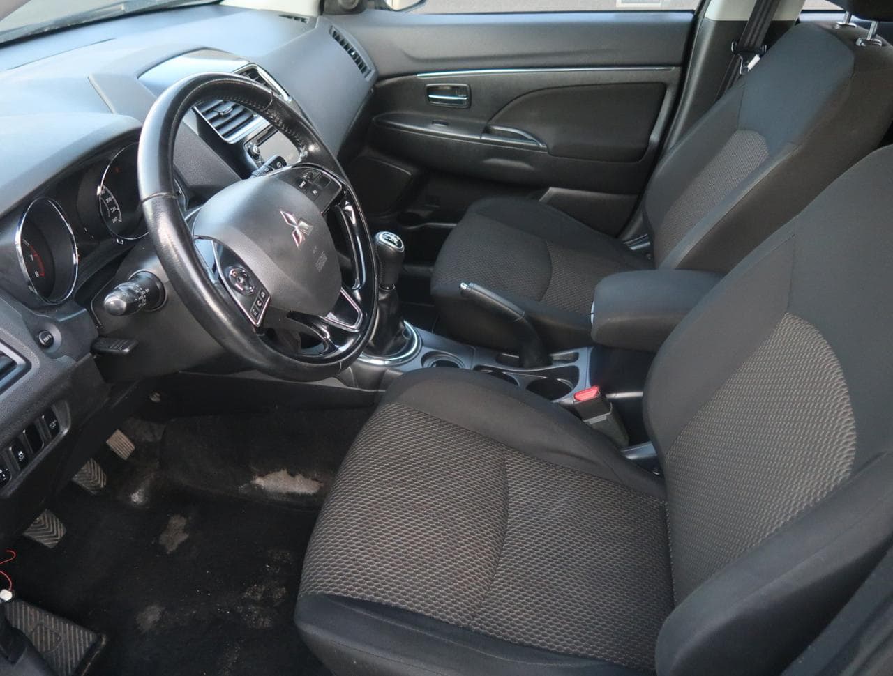 2017 Mitsubishi Asx - 16