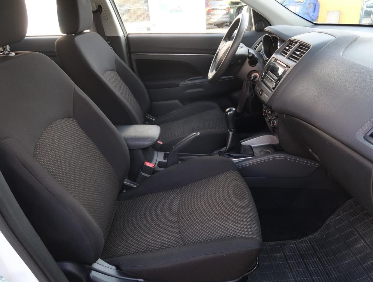 2019 Mitsubishi Asx - 12