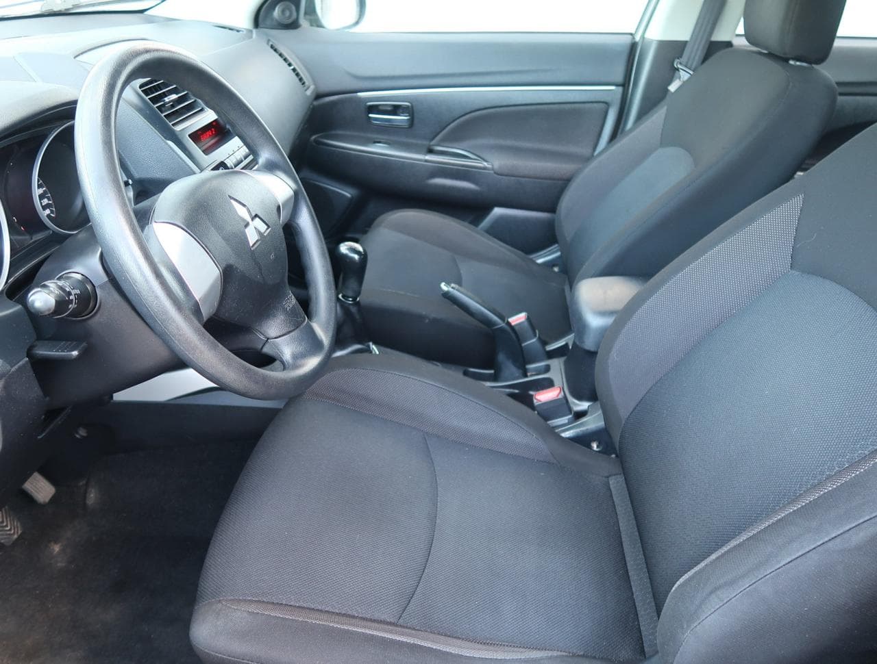 2010 Mitsubishi ASX - 16