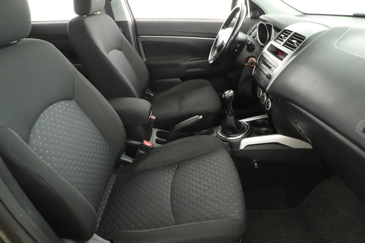 2010 Mitsubishi ASX - 11