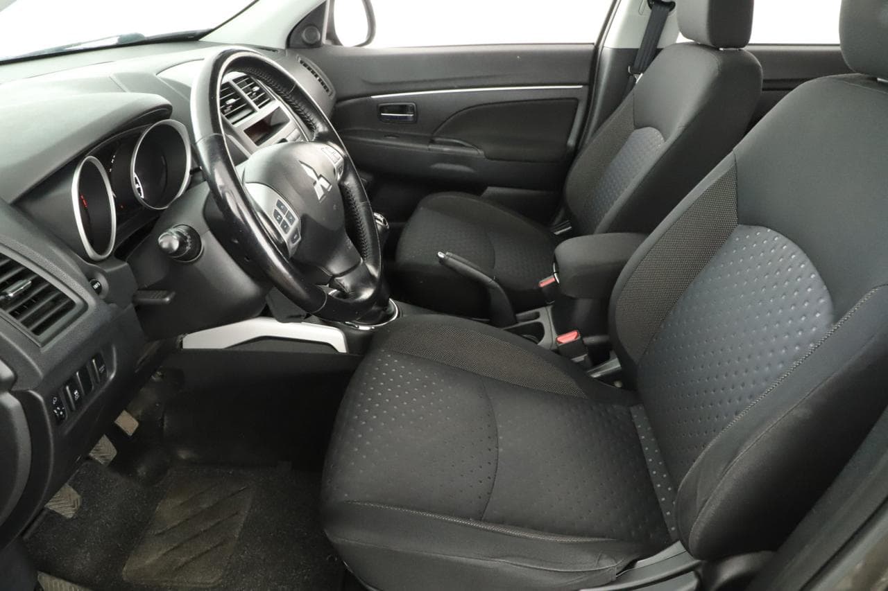 2010 Mitsubishi ASX - 13