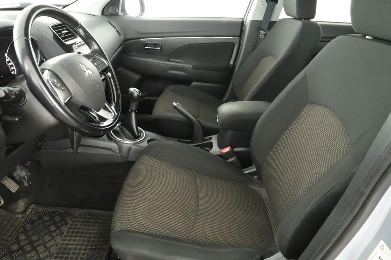 2016 Mitsubishi ASX - 13