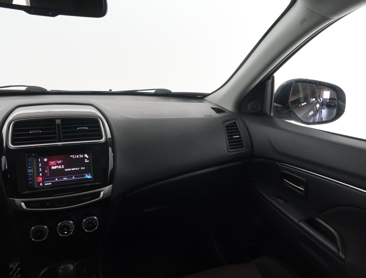 2017 Mitsubishi ASX - 11