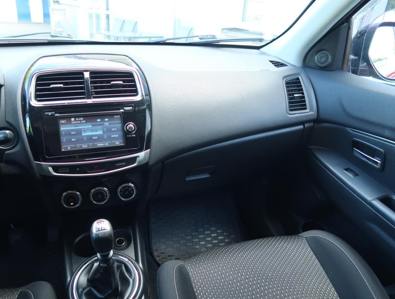 2015 Mitsubishi ASX - 11