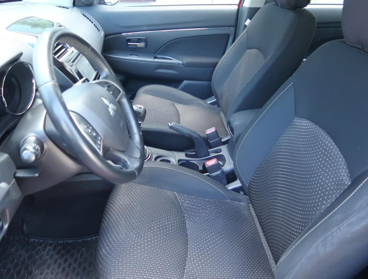 2015 Mitsubishi ASX - 16