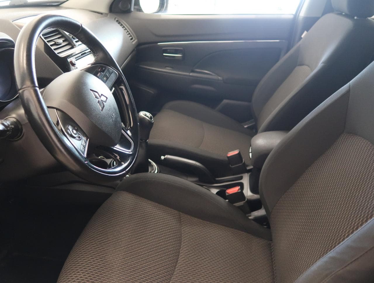 2017 Mitsubishi ASX - 16