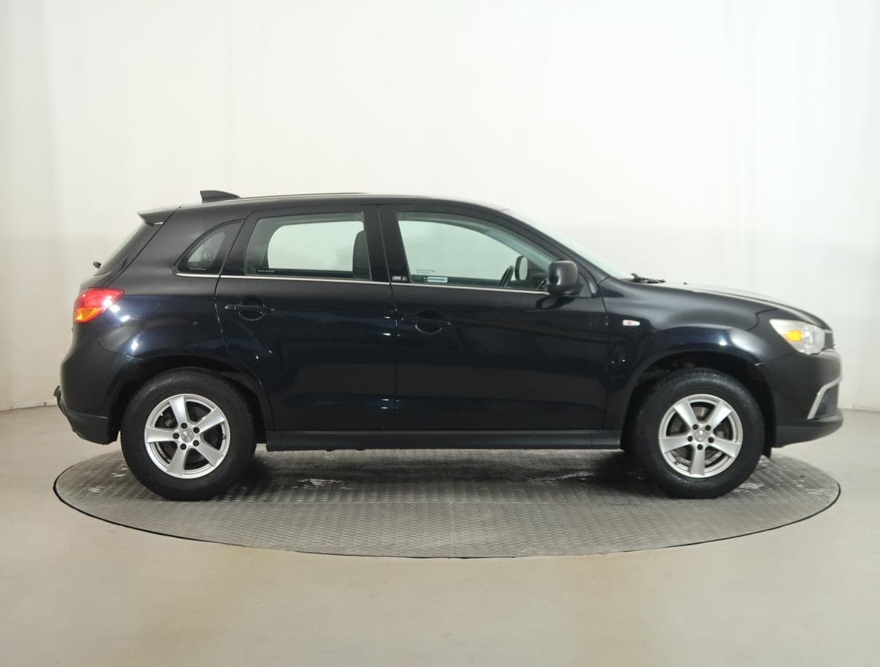 2017 Mitsubishi ASX - 8