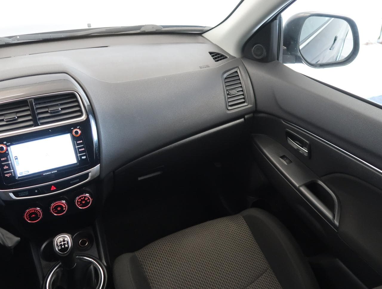 2017 Mitsubishi ASX - 11