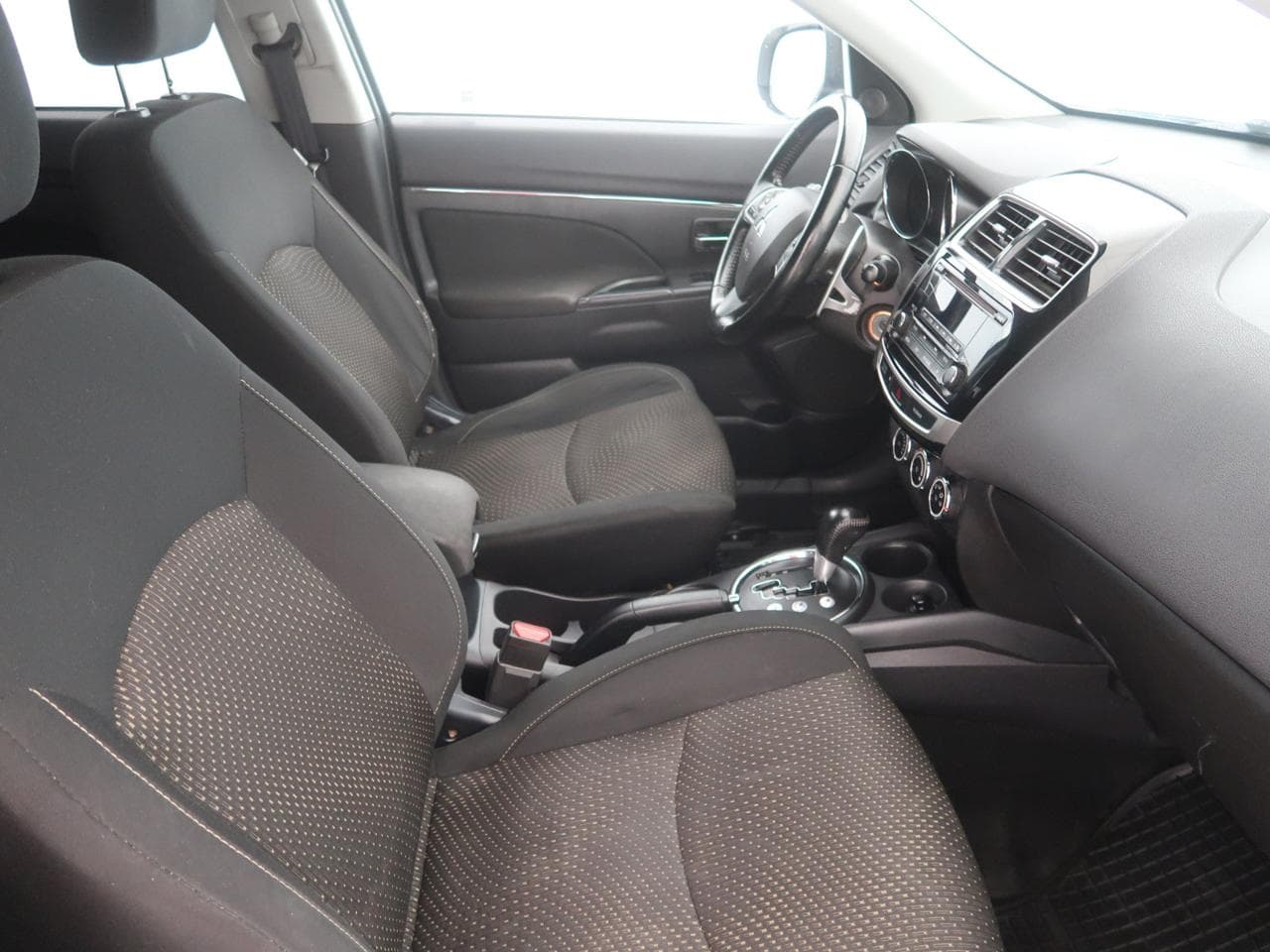 2015 Mitsubishi ASX - 12