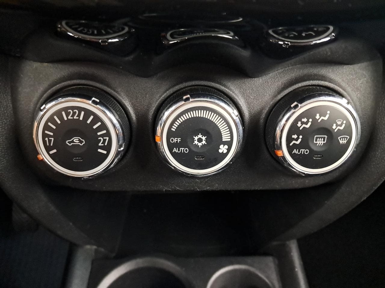 2015 Mitsubishi ASX - 19