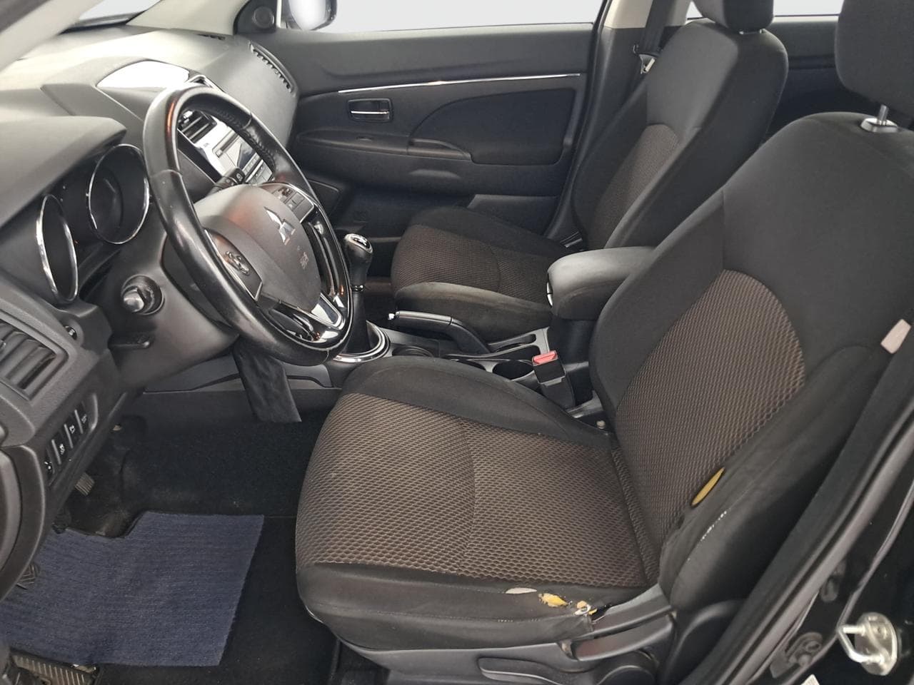 2015 Mitsubishi ASX - 16
