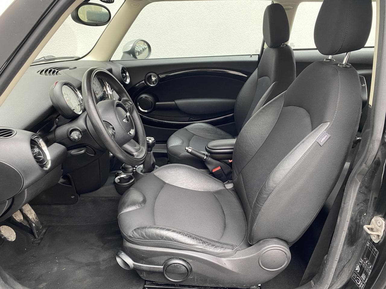 2011 Mini COOPER - 9
