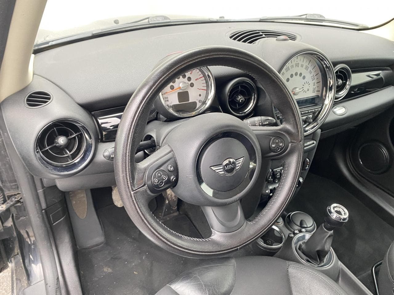 2011 Mini COOPER - 15