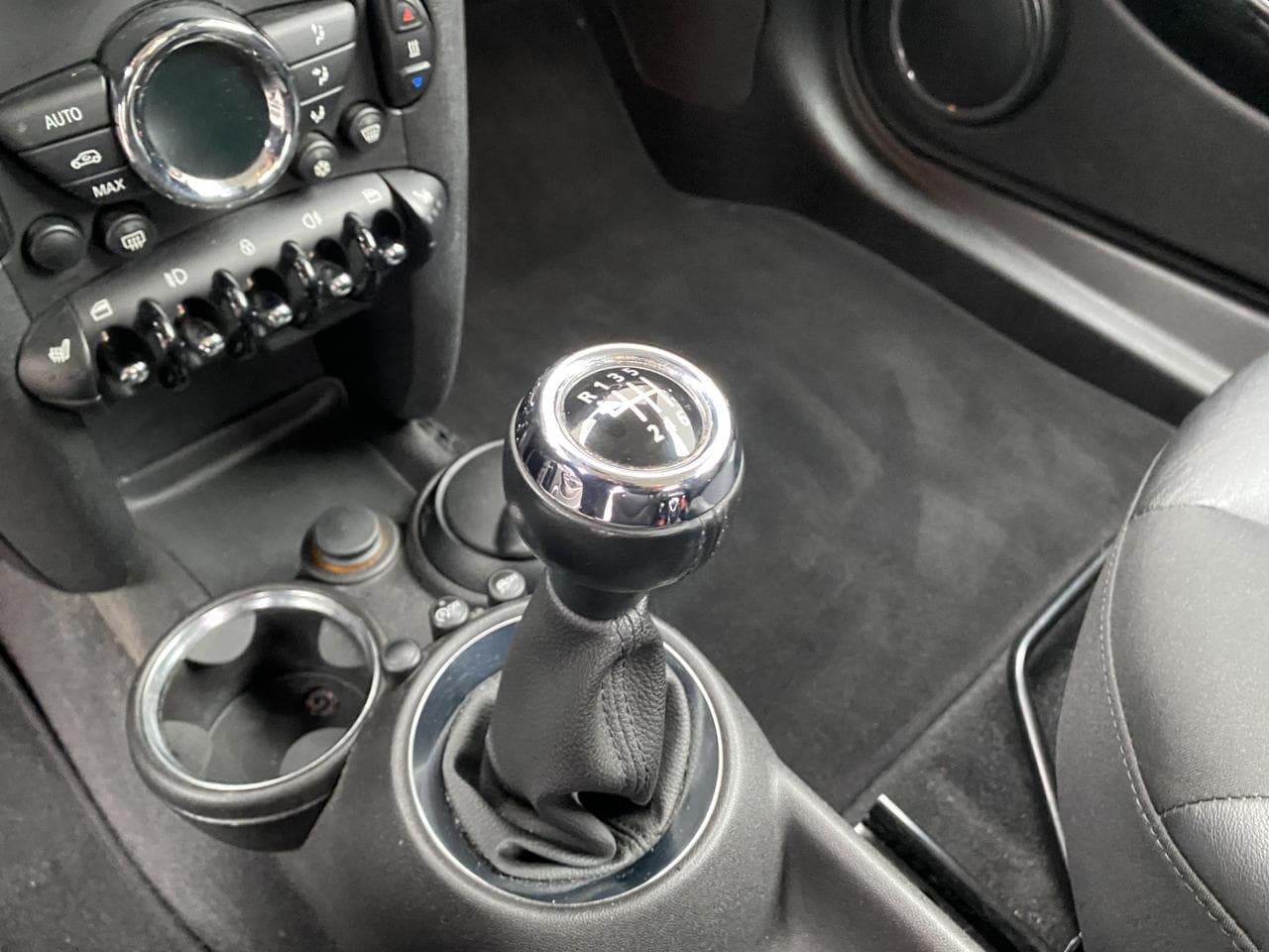 2011 Mini COOPER - 12
