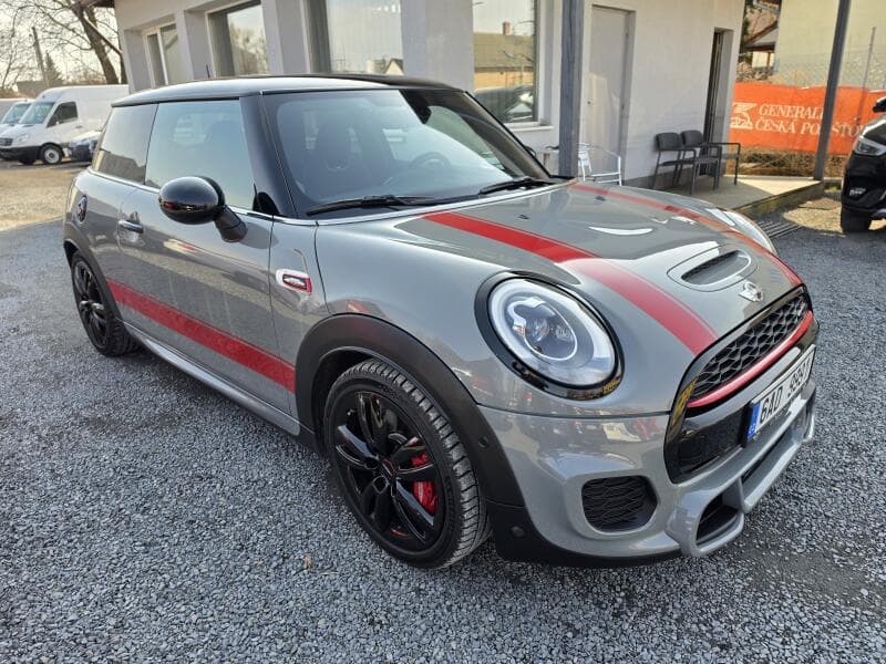 Mini Cooper 2.0 JOHN COOPER WORKS hatchback