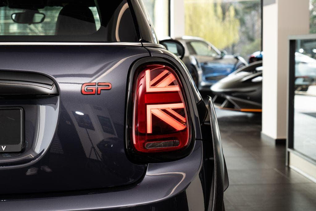 Mini COOPER - 19