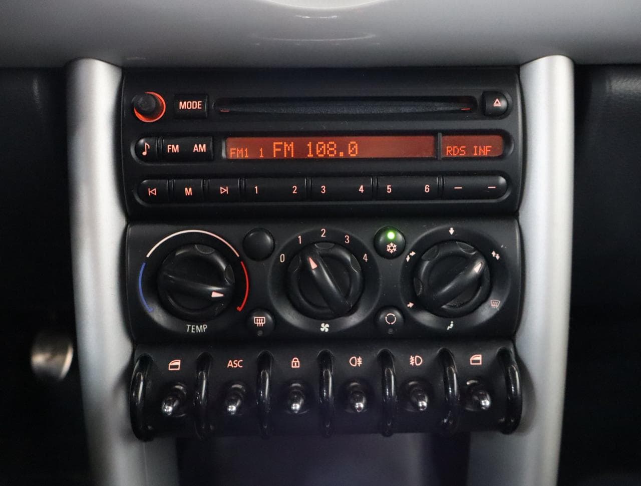 2003 Mini COOPER - 32