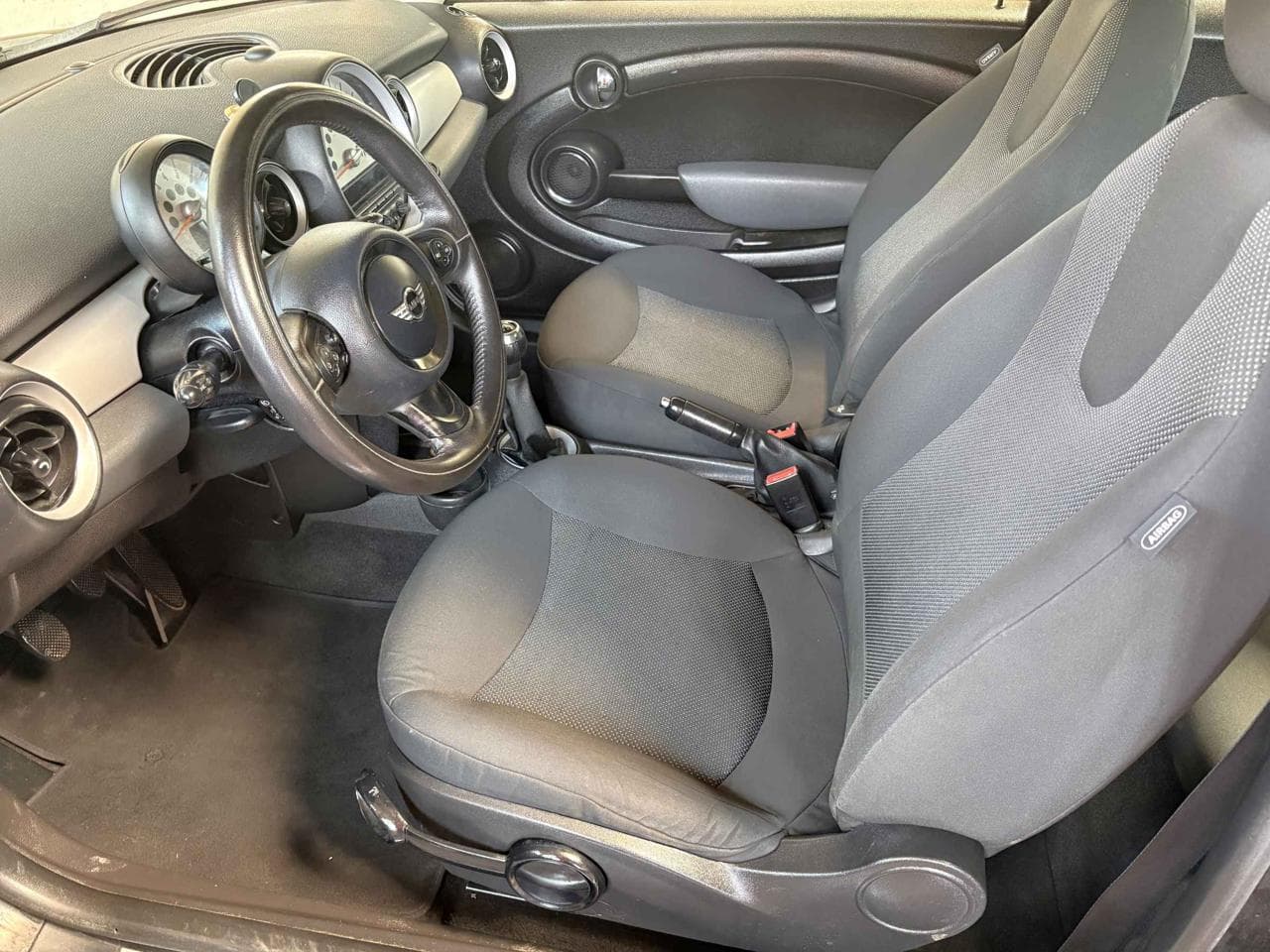 2011 Mini COOPER - 9