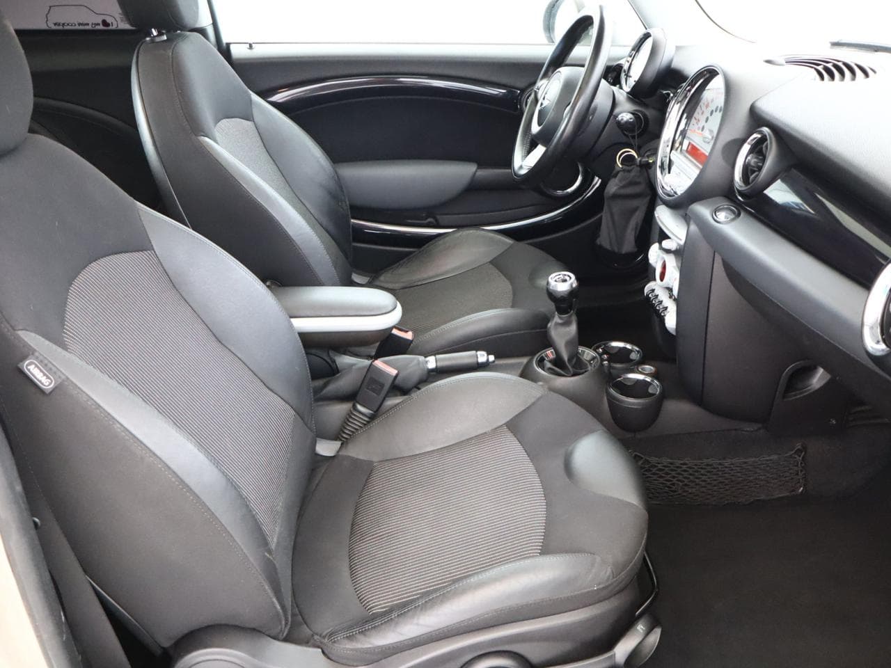 2009 Mini COOPER - 10