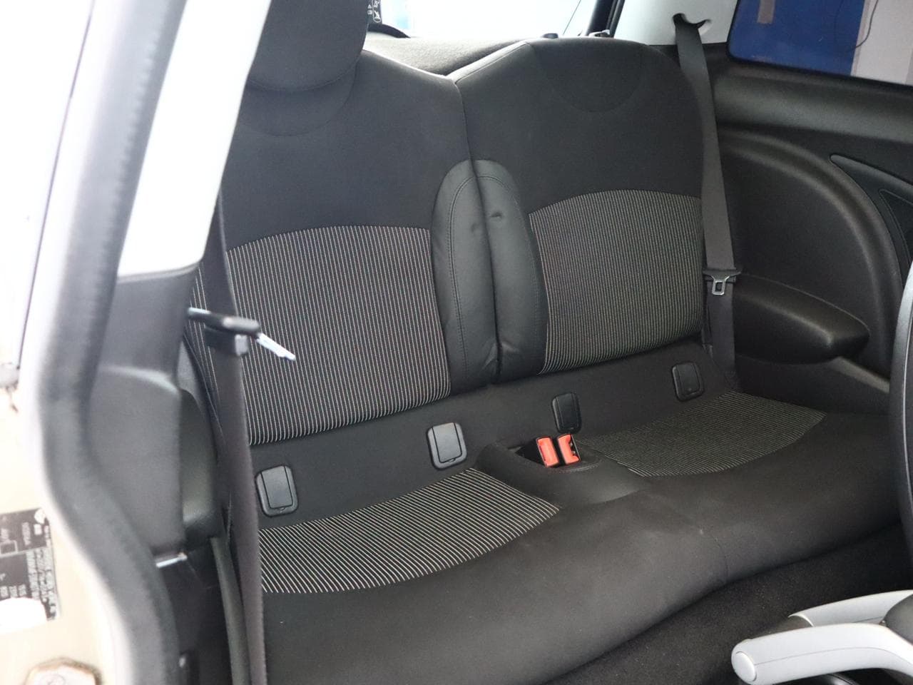 2009 Mini COOPER - 11
