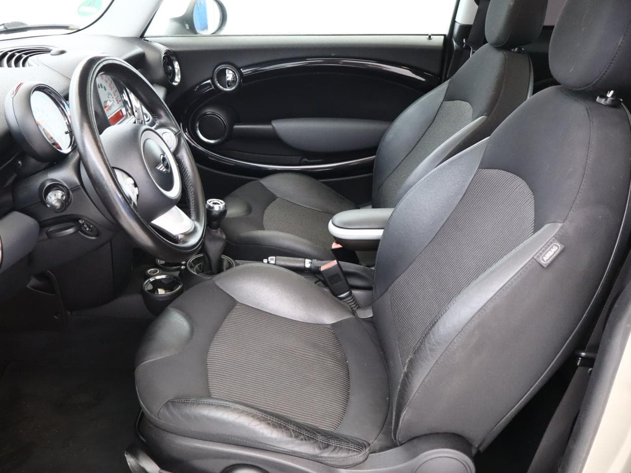 2009 Mini COOPER - 13