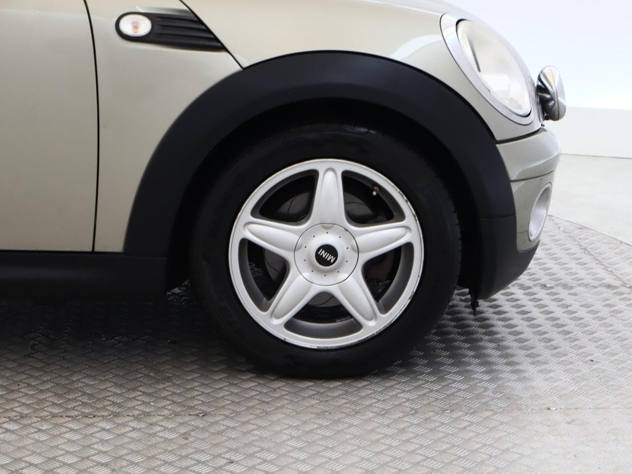 2009 Mini COOPER - 17