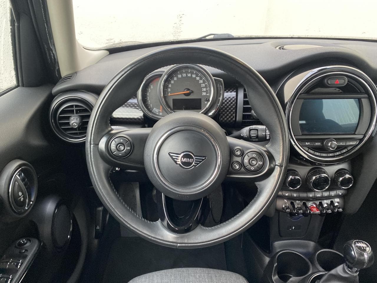 2019 Mini Cooper S - 11