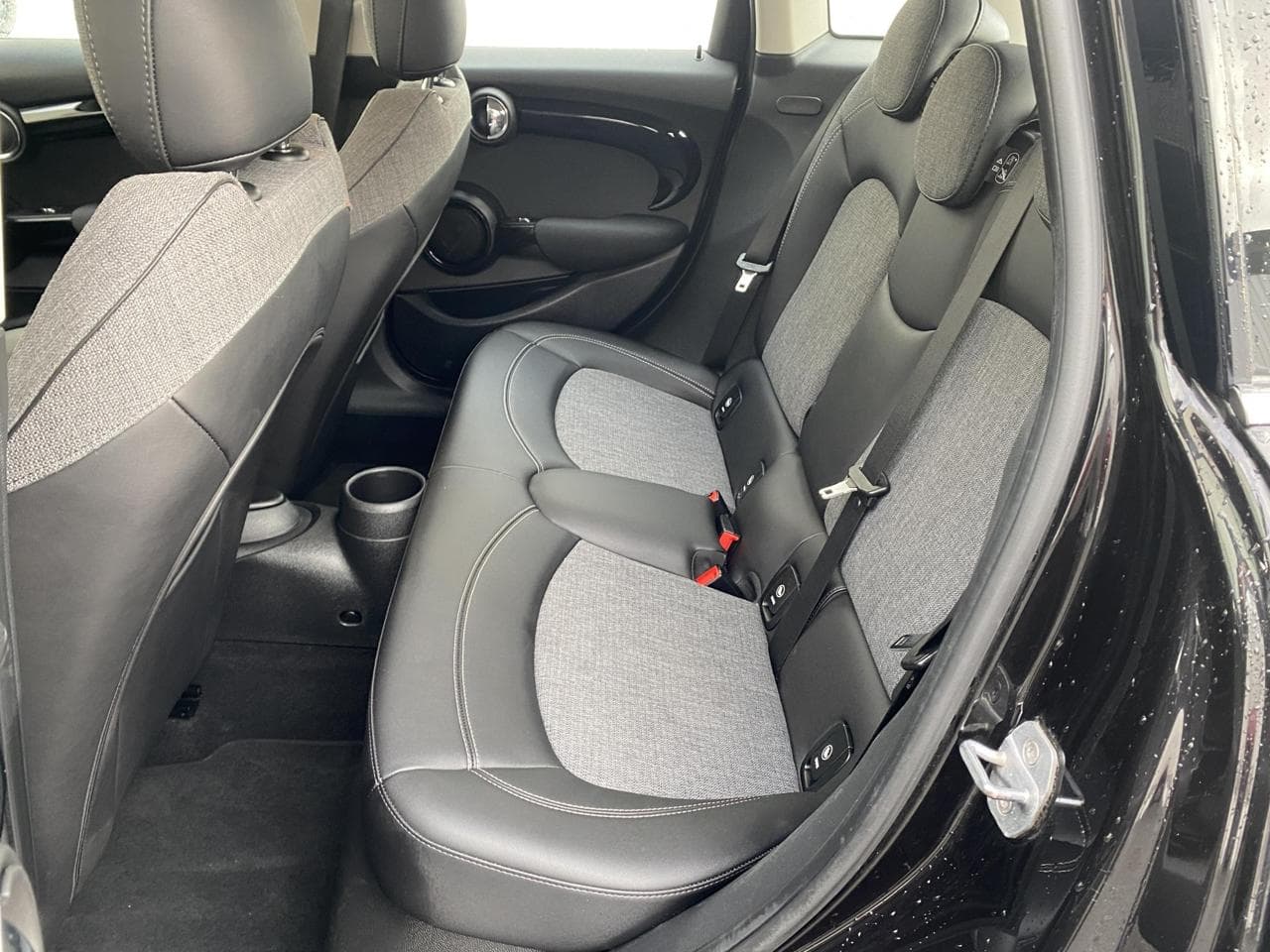 2019 Mini Cooper S - 10