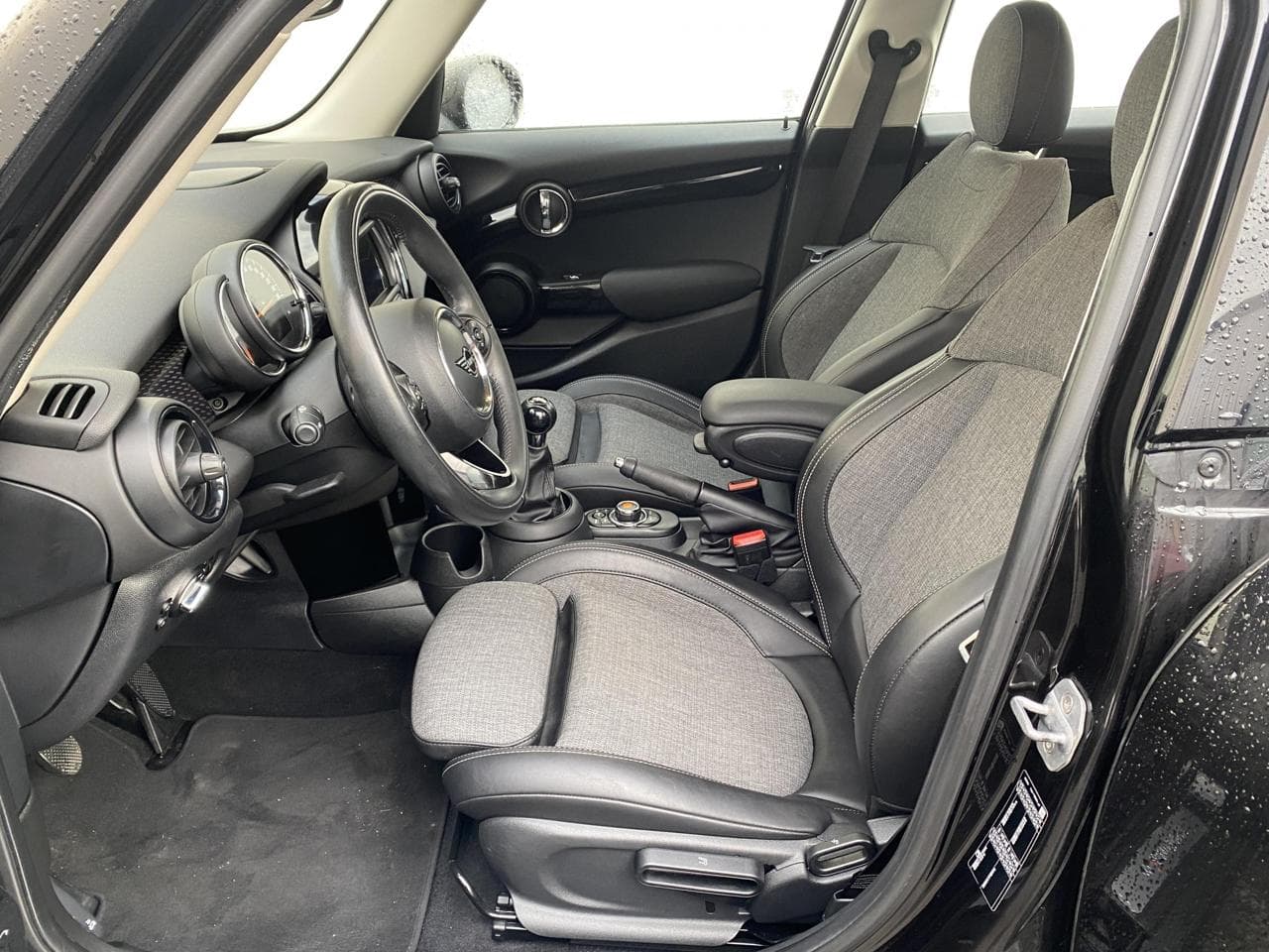 2019 Mini Cooper S - 9