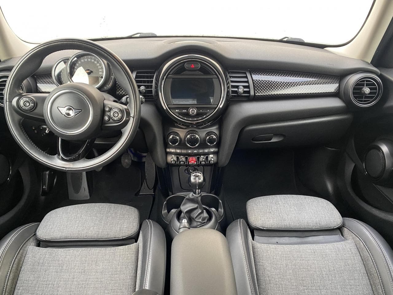 2019 Mini Cooper S - 8