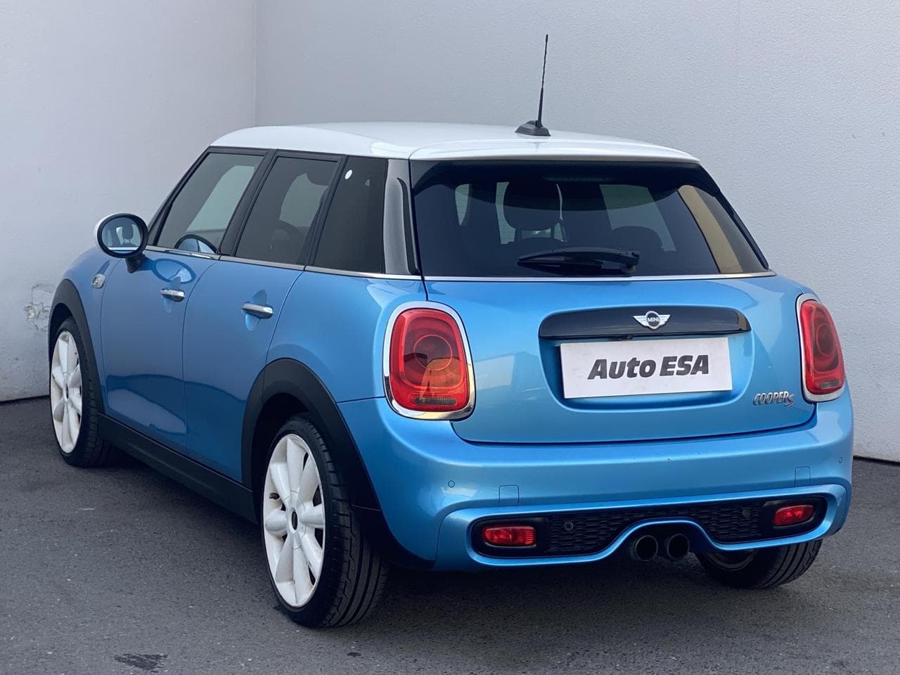 2016 Mini Cooper S - 11