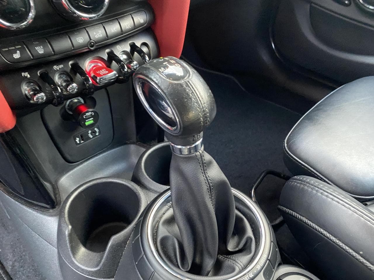 2016 Mini Cooper S - 29