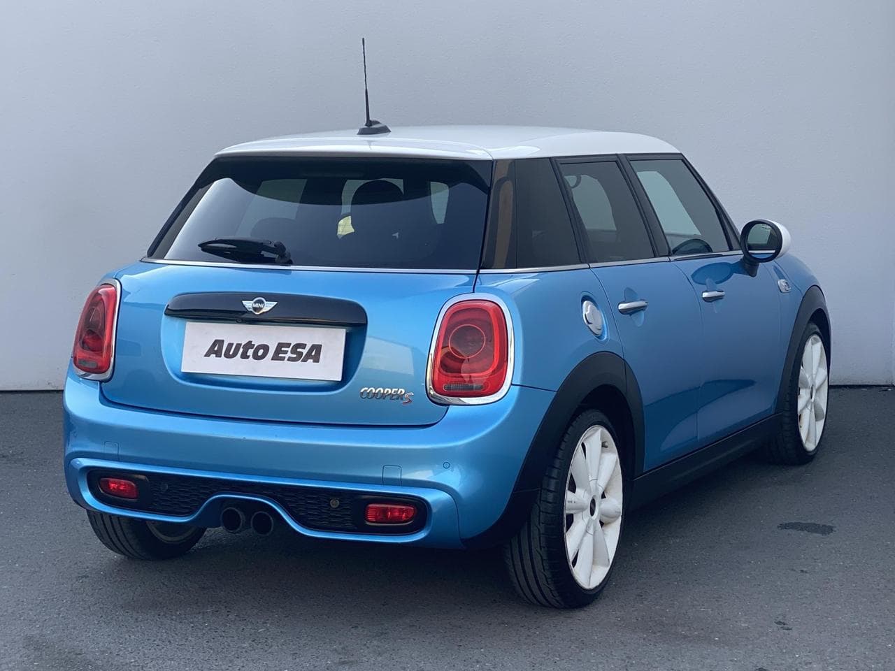 2016 Mini Cooper S - 7