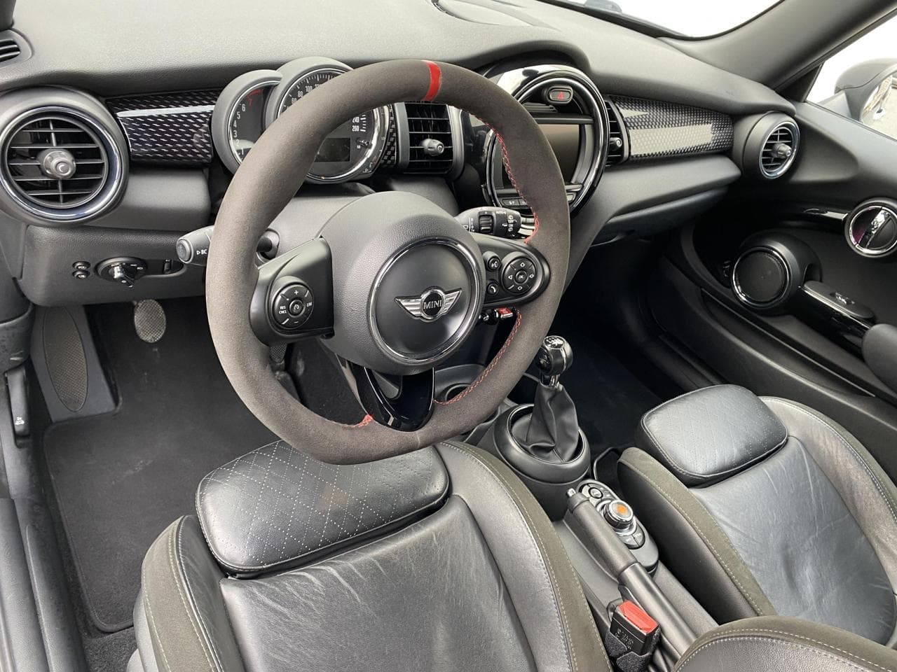 2017 Mini Cooper S - 15