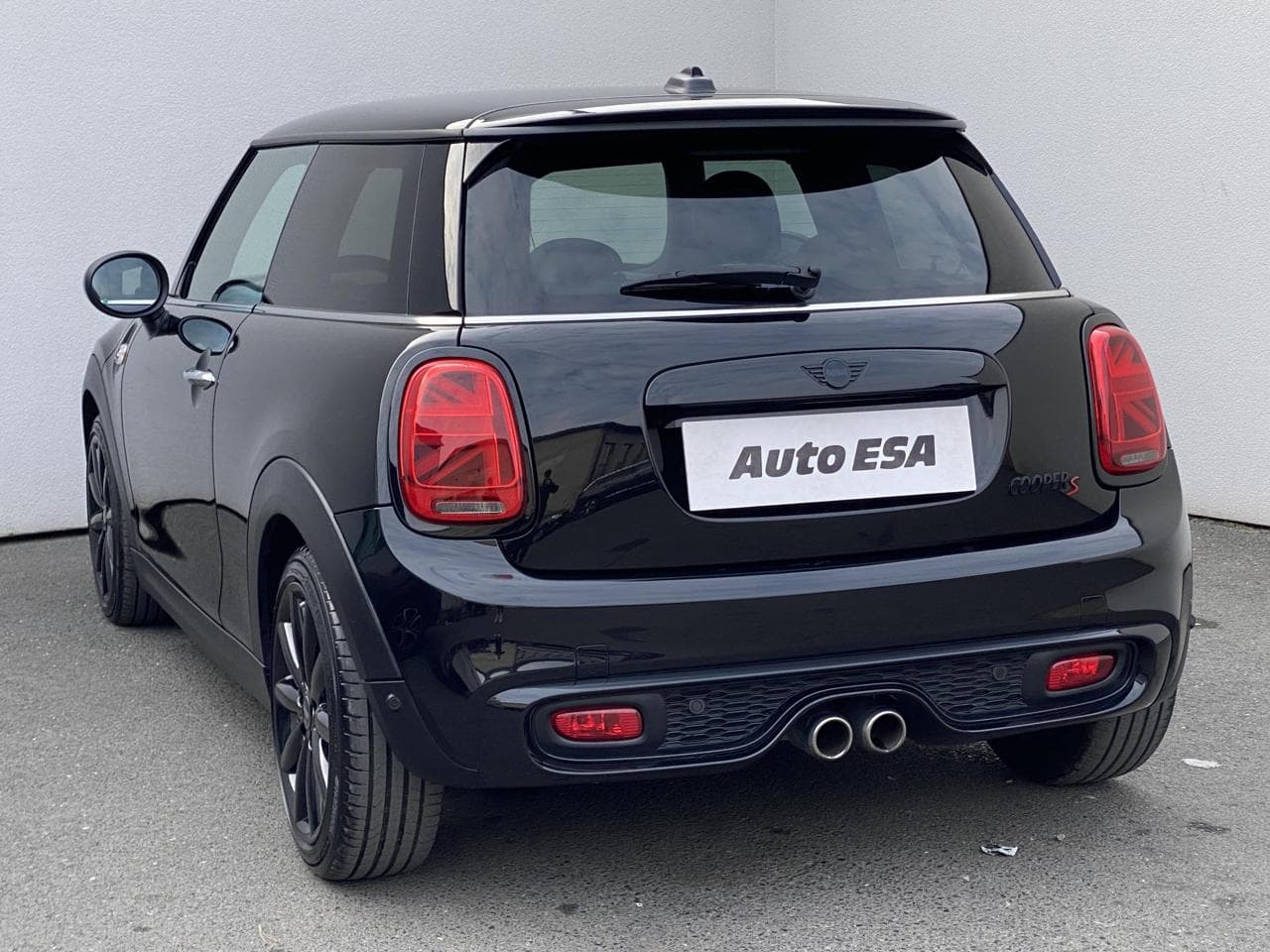 2017 Mini Cooper S - 11