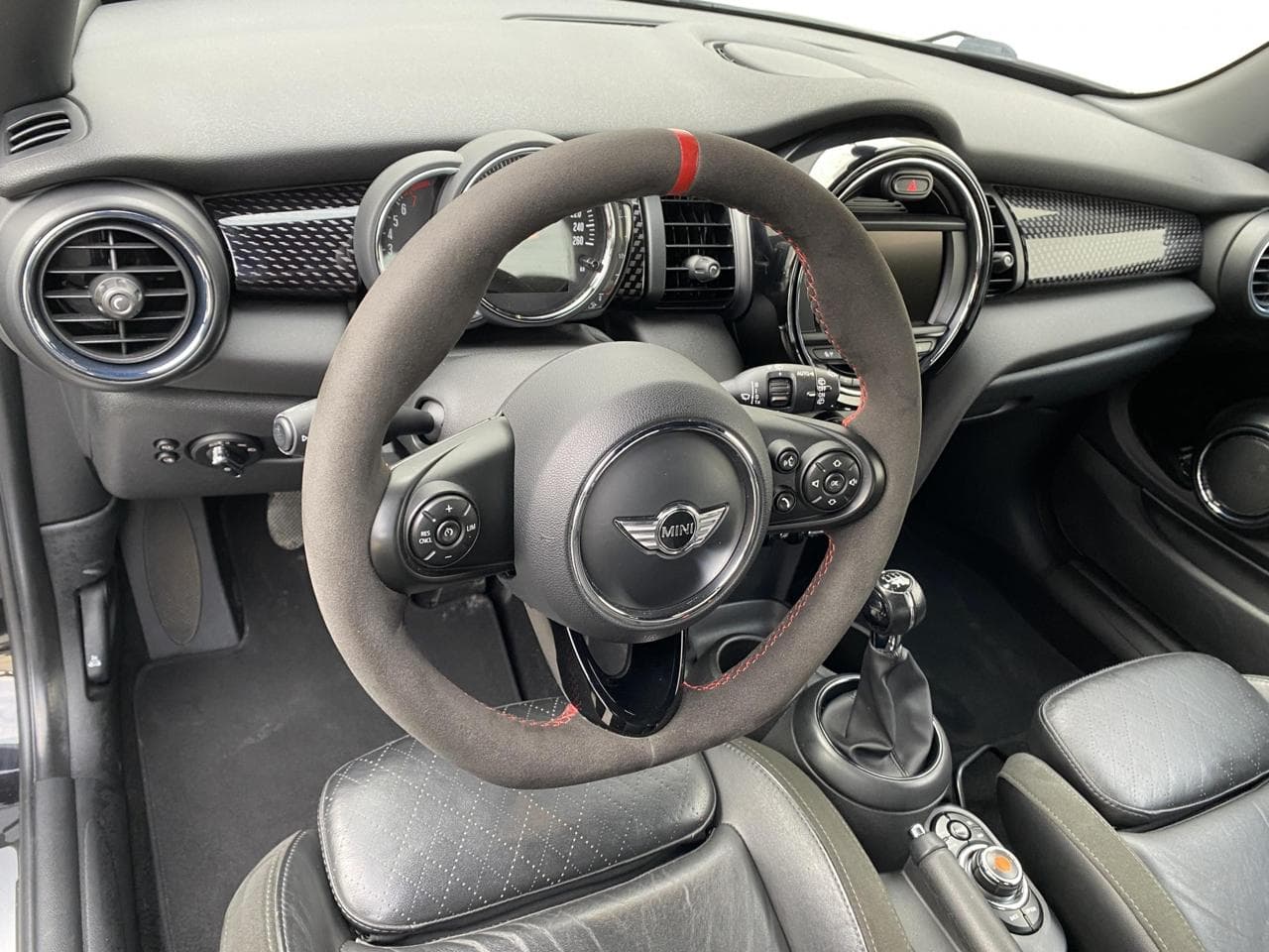 2017 Mini Cooper S - 23