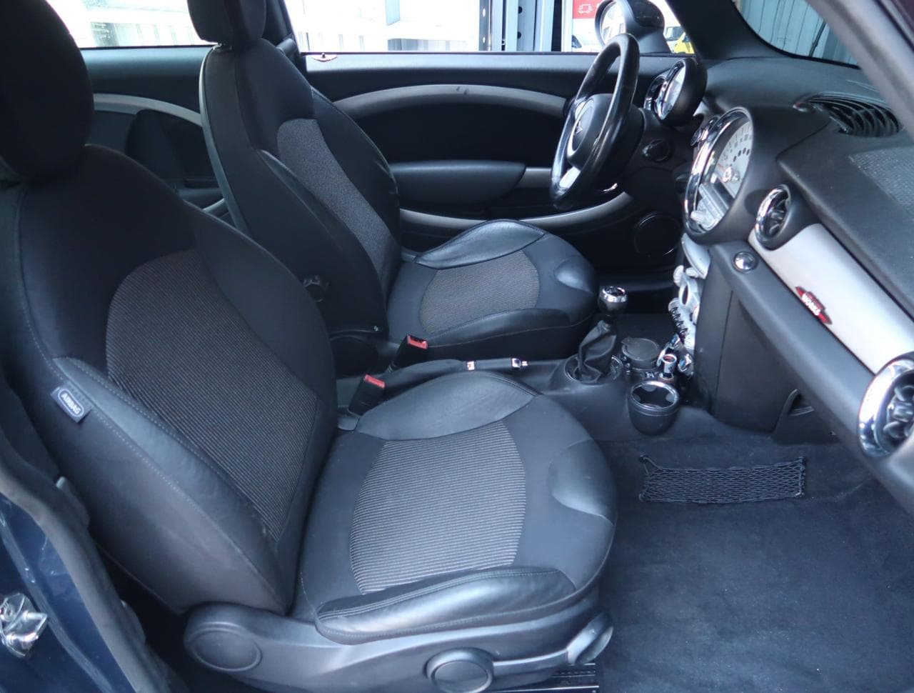 2010 Mini COOPER S - 12